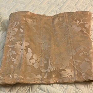 VENUS Cream Shapewear with Elegant Floral Design